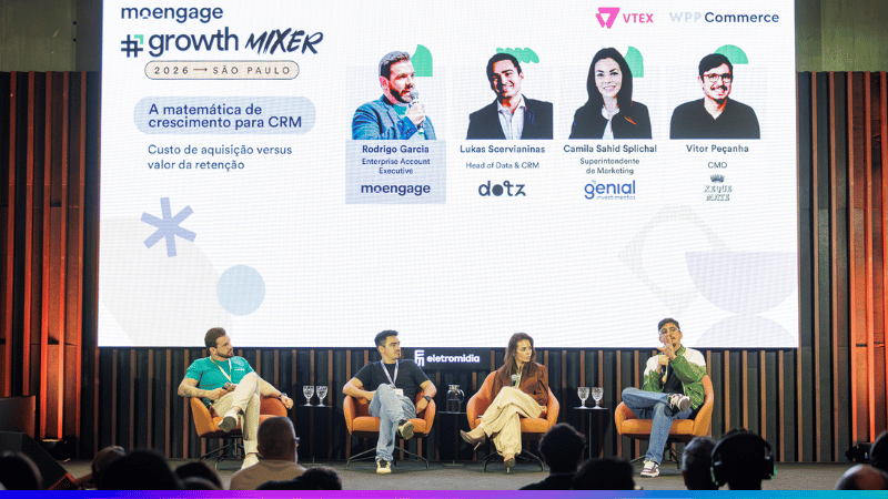 Painel sobre aquisição e retenção com Rodrigo Garcia, Lukas Scervianinas, Camila Sahid Splichal e Vitor Peçanha no Growth Mixer 2026.